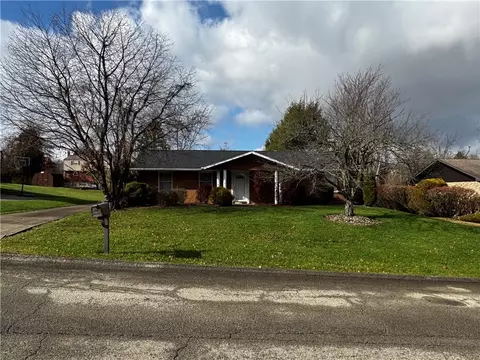 105 Patty Dr, Uniontown, PA 15401