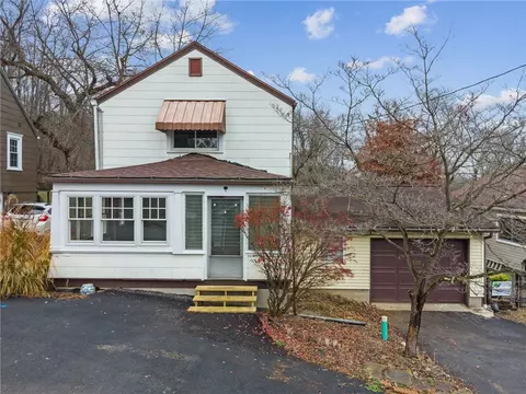 128 Lily St, Apollo, PA 15613