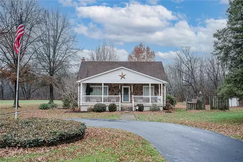 2442 State Route 156, Shelocta, PA 15774