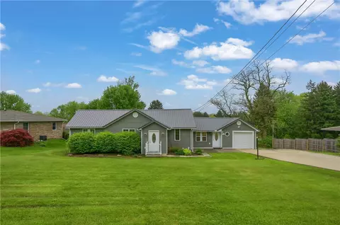 110 Oakville Rd, Beaver Falls, PA 15010