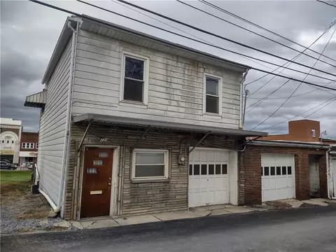 721-723 725 Lawrence Ave, Ellwood City, PA 16117