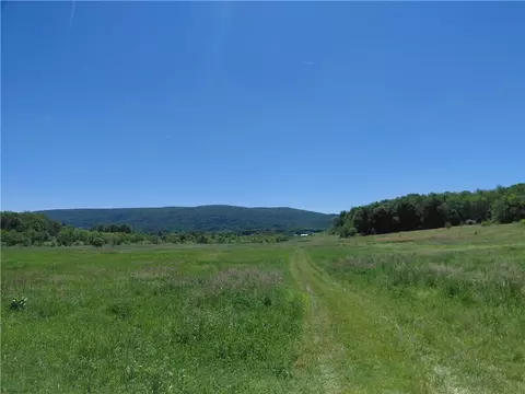 01 Christs Ln, Whitney, PA 15693
