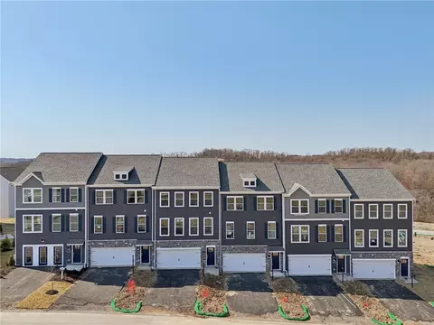 402 Cherry Tree Dr, Butler, PA 16001