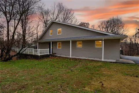 305 E Buffalo Church Rd, Washington, PA 15301