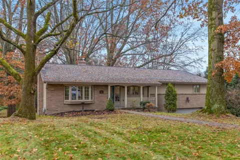 2610 Cedarvue Dr, Pittsburgh, PA 15241