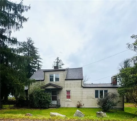 696 Englishman Hill Rd, Connellsville, PA 15425