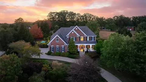 2111 Grandeur Dr, Gibsonia, PA 15044