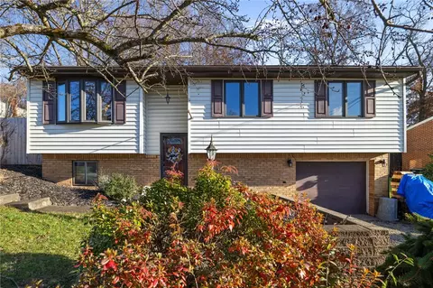 667 Harborview Dr, Pittsburgh, PA 15239