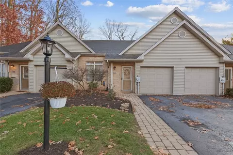 102 Lawnview Way, Greensburg, PA 15601
