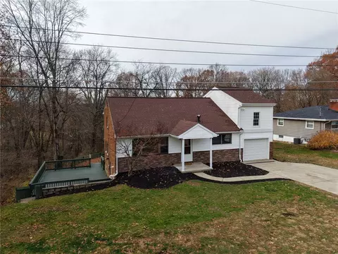 540 Morningstar Dr, Ellwood City, PA 16117