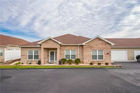 1704 Seminole Cir, Beaver Falls, PA 15010