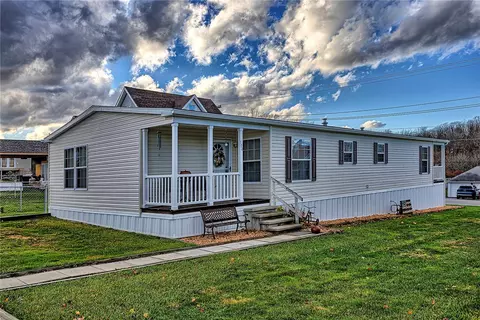 104 Clifton St, Derry, PA 15627