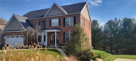 216 Dorsay Valley Dr, Cranberry Township, PA 16066