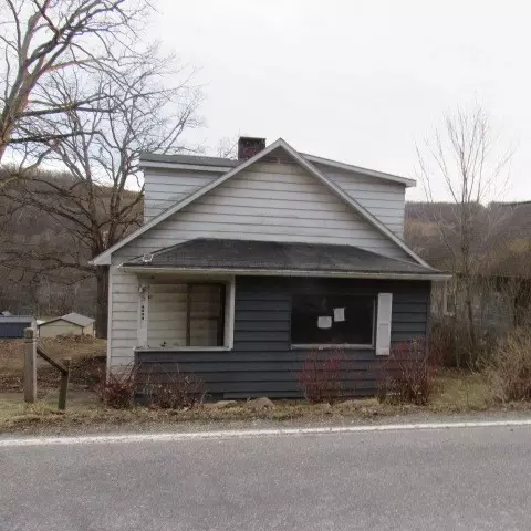 3097 Seanor Rd, Hollsopple, PA 15935