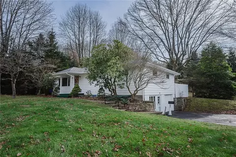 896 Fairman Ave, Indiana, PA 15701