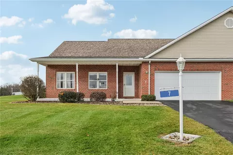 7 Quail Ln, New Wilmington, PA 16142