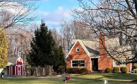 3933 Hardt Dr, Gibsonia, PA 15044