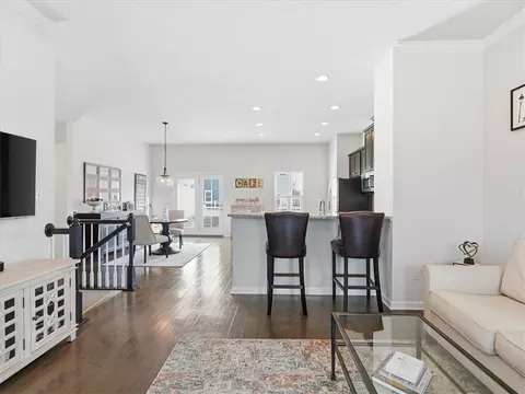 828 Oneida Cir, Mars, PA 16046 photo 5