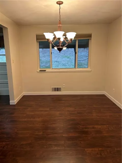 Dining - 13261 Sylvia, North Huntingdon, PA 15642 photo 1 of 2