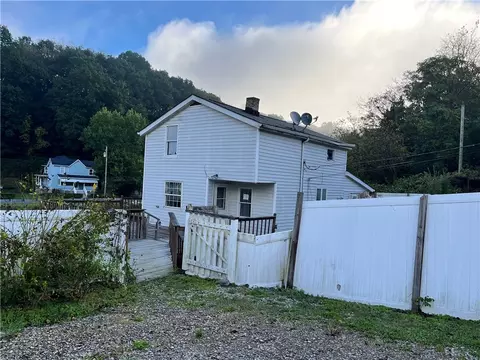 402 N 5 N 10th St, Apollo, PA 15613