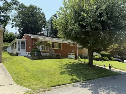 436 Spring Valley Rd, West Mifflin, PA 15122