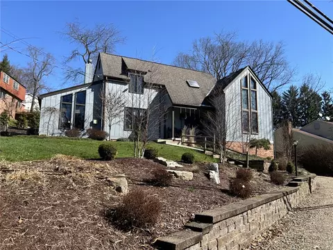 2272 Morrow Rd, Pittsburgh, PA 15241