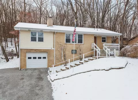 1012 Norton Dr, Mars, PA 16046