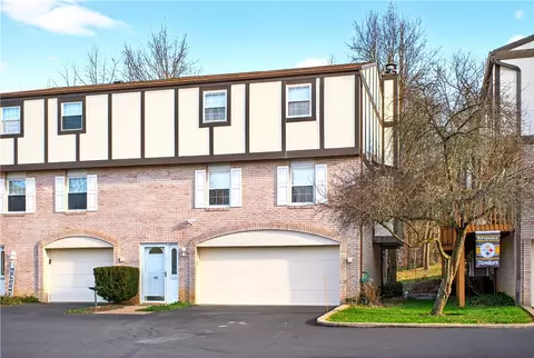 44 Oxford Ct, Pittsburgh, PA 15237