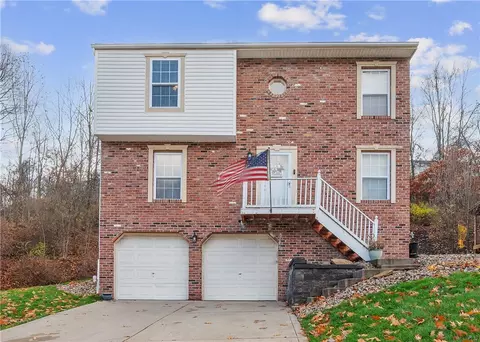 121 Shelbourne Dr, Coraopolis, PA 15108