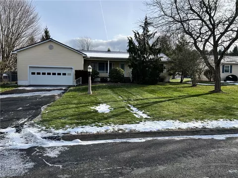 6 Southridge Rd, Greenville, PA 16125