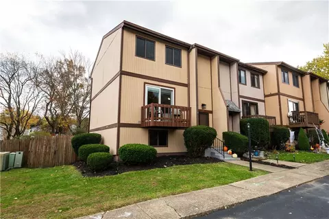 137 Parkwood Dr, Cranberry Township, PA 16066
