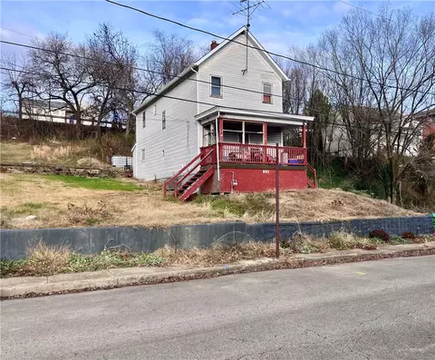 801 Cowan Ave, Jeannette, PA 15644