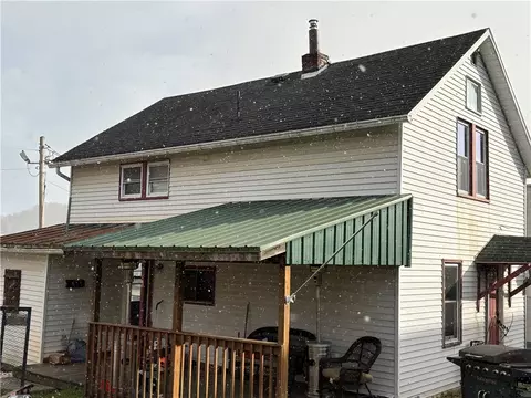 89 12 N Maiden St, Waynesburg, PA 15370