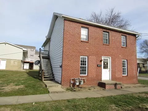 84 2nd St, California, PA 15419