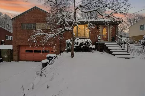 343 Long Dr, Pittsburgh, PA 15241