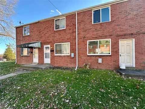 4502 Bataan Ave, Clairton, PA 15025 photo 10