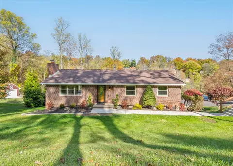 49 Woodside Dr, Washington, PA 15301