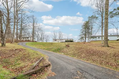 144 Langham Dr, Hookstown, PA 15050