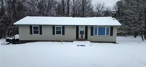 188 Laura Dr, Clinton, PA 15026