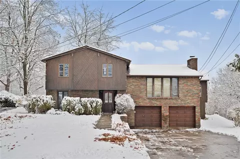 154 N Jamestown Rd, Coraopolis, PA 15108