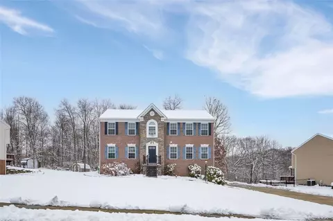 302 Red Fox Ct, Baden, PA 15005