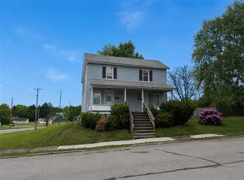 1002 Webster St, Farrell, PA 16121