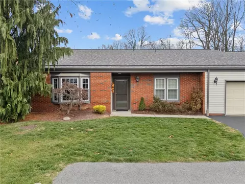 1033 Rutledge Dr, Pittsburgh, PA 15241