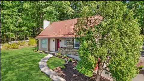 3316 Leechburg Rd, New Kensington, PA 15068