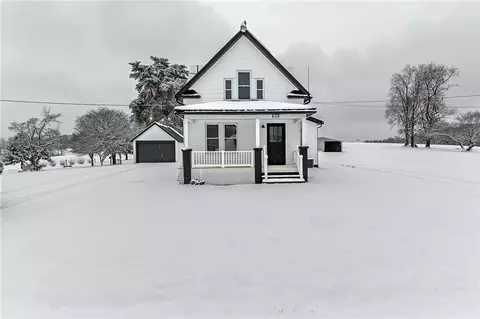 806 Harmony Baptist Rd, New Castle, PA 16101