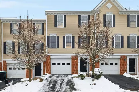 221 Persimmon Ln, Canonsburg, PA 15317