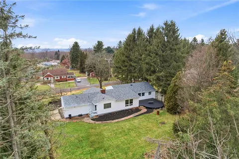 2894 Shadylane Dr, New Castle, PA 16105