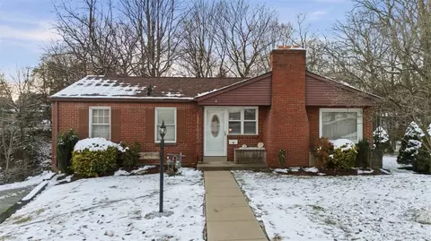 9 Oakwood Ter, Oakmont, PA 15139
