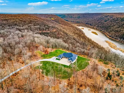 365 S Penn Rd, Franklin, PA 16323