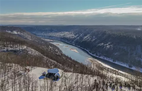 365 S Penn Rd, Franklin, PA 16323